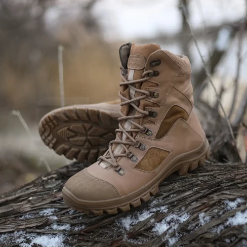 Берці тактичні зимові Stalker шкіра Crazy Horse на цигейці койот 39 39