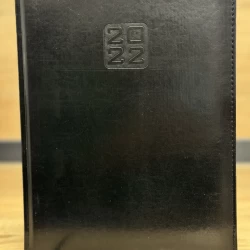 Блокнот щоденник А4 чорний датований на 2022 рік