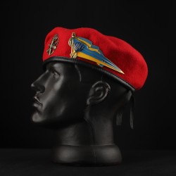 Берет Артиллерии Капля красная в сборе с металлическим флажком