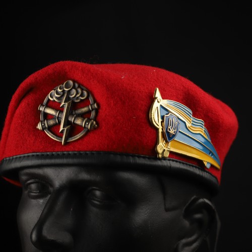 Берет Артилерії Крапля червоний в зборі з металевим прапорцем 56 56