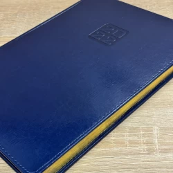 Блокнот щоденник А4 синій датований на 2022 рік