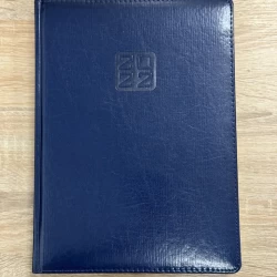 Блокнот щоденник А4 синій датований на 2022 рік