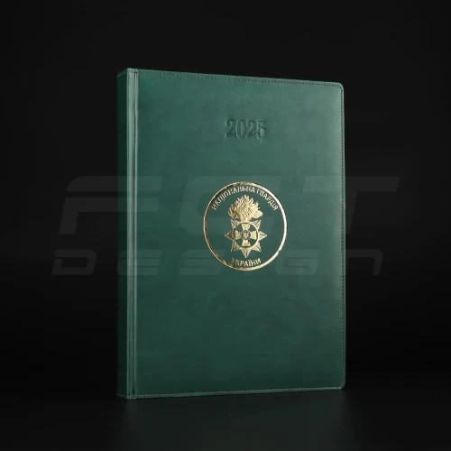 Блокнот щоденник НГУ А4 зелений із тисненням датований на 2025 рік 21х29,7 см 21х29,7 см