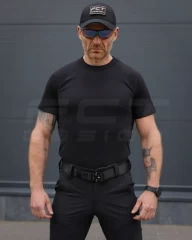 Футболка чорна