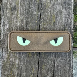 Шеврон/патч резиновый ПВХ Глаза кота койот
