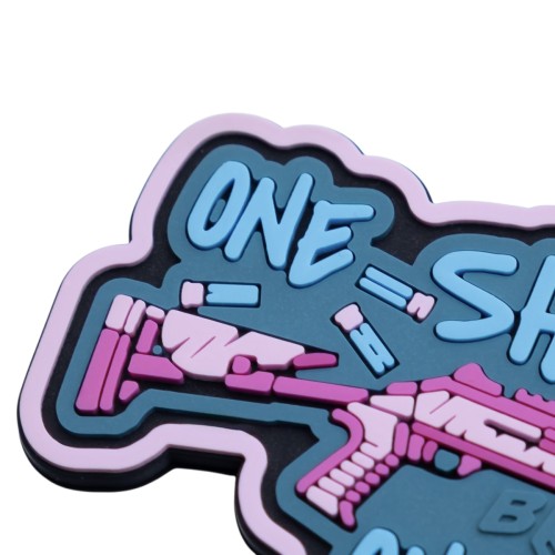 Шеврон/патч резиновый ПВХ «One Shot - One Drone» розовый 