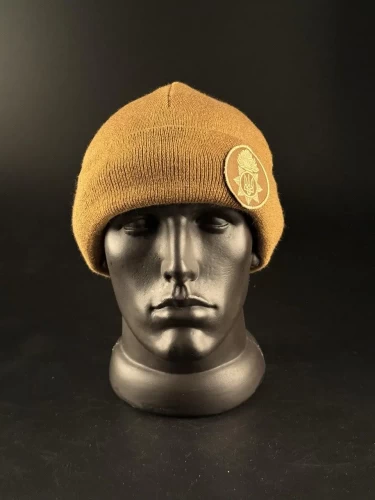Шапка в'язана з кокардою НГУ койот 56 56