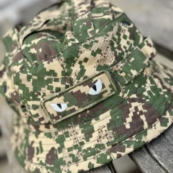 Шеврон/патч вишитий очі кота хижак піксель G-0822