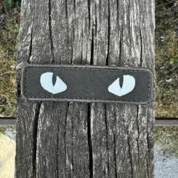 Шеврон/патч вишитий очі кота хакі