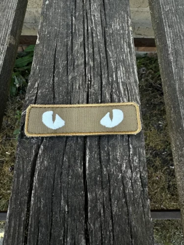 Шеврон/патч вишитий очі кота койот