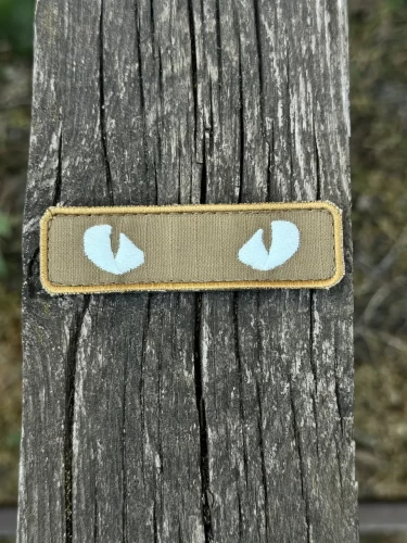 Шеврон/патч вишитий очі кота койот