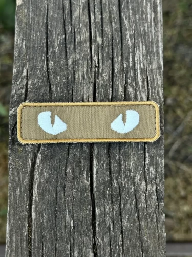 Шеврон/патч вишитий очі кота койот