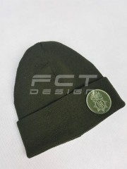 Шапка в'язана з кокардою НГУ хакі